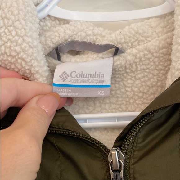Beautiful Columbia jacket size XS - Picture 2 of 5